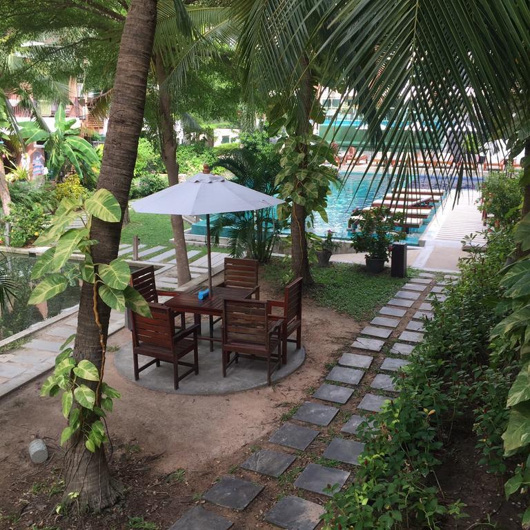 Diamond Suite Pattaya Buitenkant foto